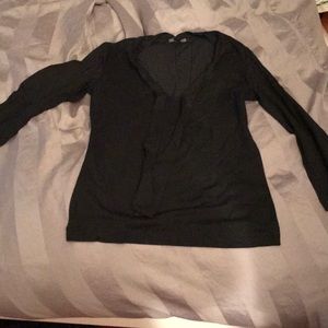 Black 3/4 shirt with neck detail